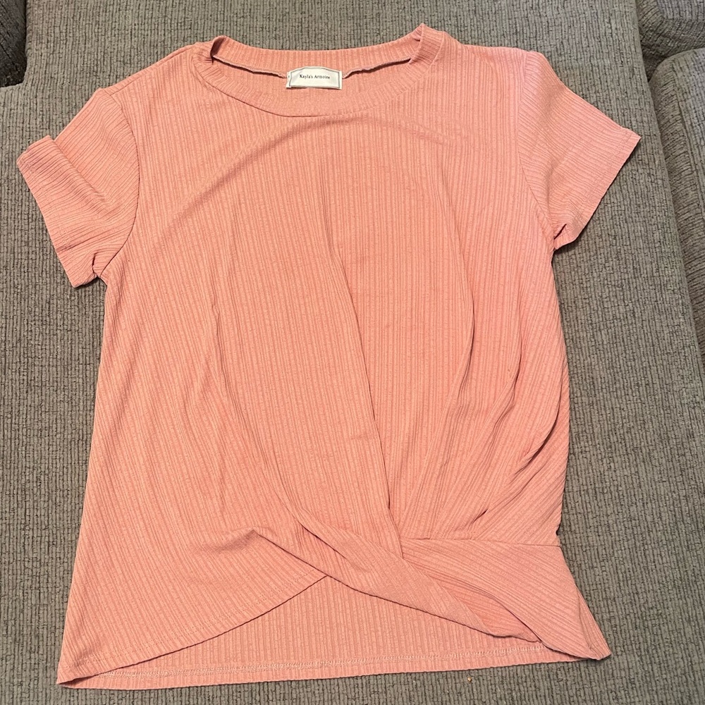 Kayla’s Armoire short sleeve top